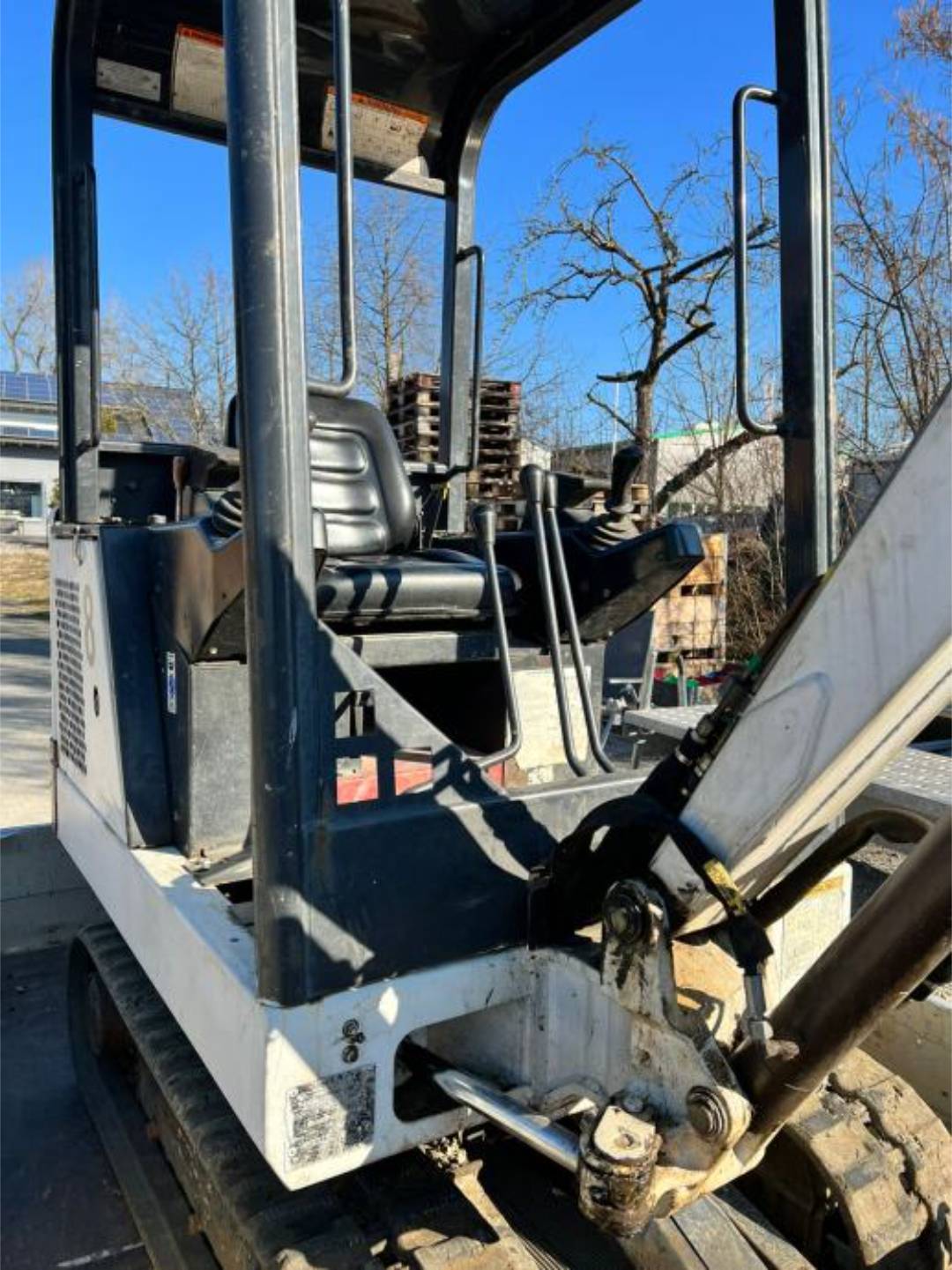 Mini Pelle Bobcat 320 (1997) – État Exceptionnel avec Remoque