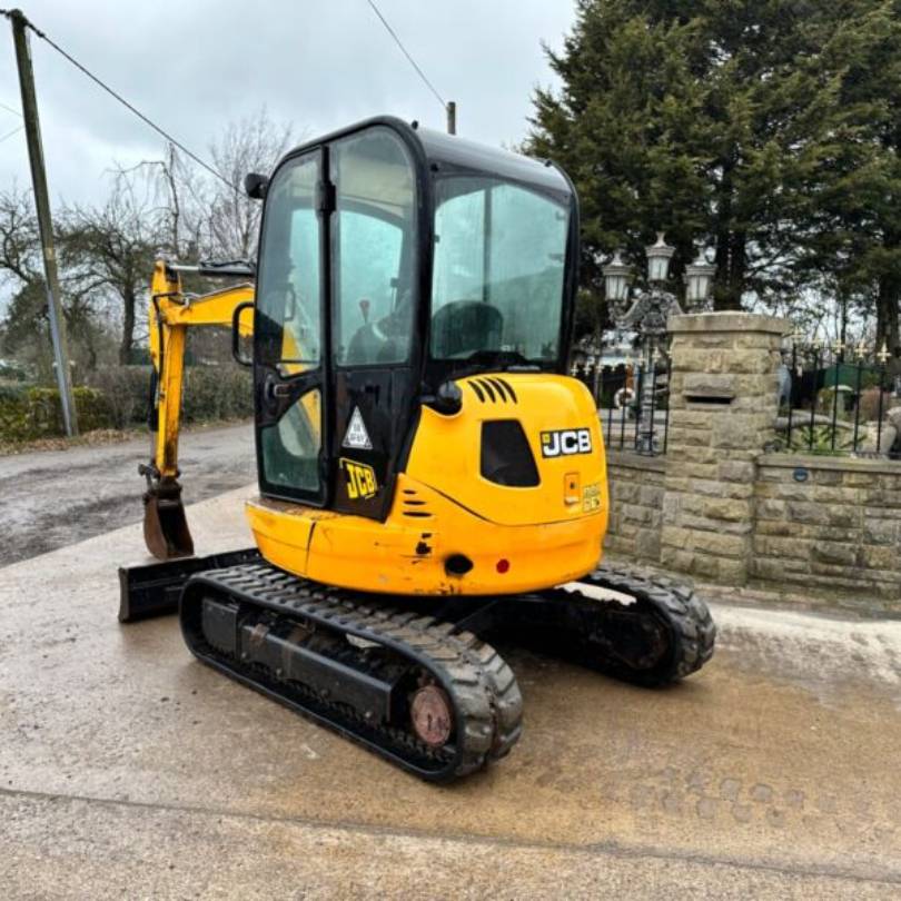 Mini-Pelle JCB 8030ZTS (2012) – 2,8T en Excellent État
