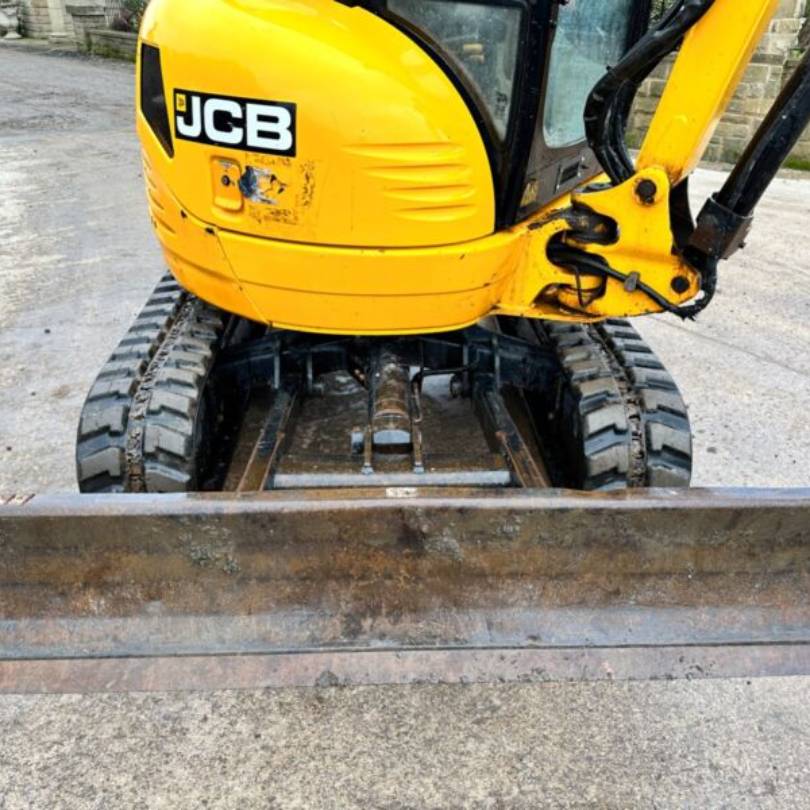 Mini-Pelle JCB 8030ZTS (2012) – 2,8T en Excellent État