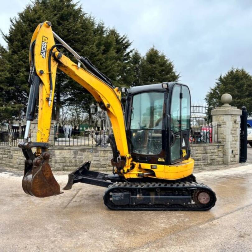 Mini-Pelle JCB 8030ZTS (2012) – 2,8T en Excellent État