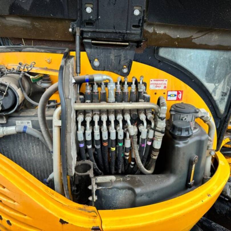Mini-Pelle JCB 8030ZTS (2012) – 2,8T en Excellent État