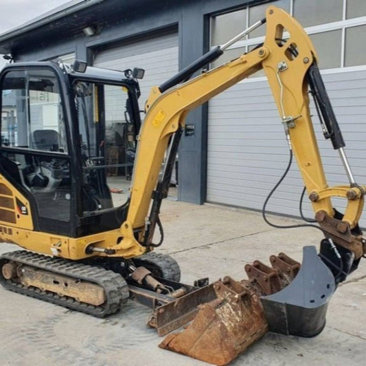 Mini-Pelle Caterpillar 302.2 D (2012) – 2,1T en Bon État